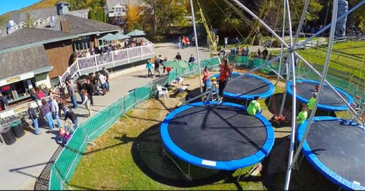 Disney Magic At Jiminy Mountain Hancock Esterno foto